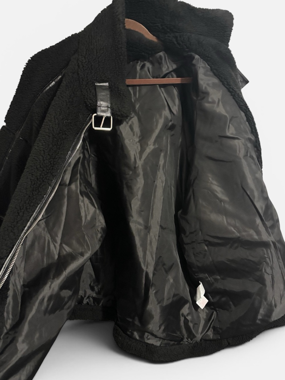 Boohoo- Black Sherpa Zip Jacket with Leather Trim - Picture 4 of 4